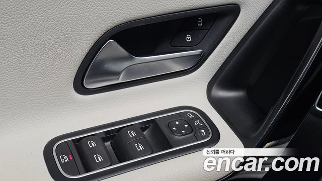 Mercedes-Benz A-Class 2020 — photo 14