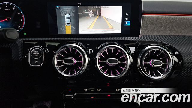 Mercedes-Benz A-Class 2020 — photo 16