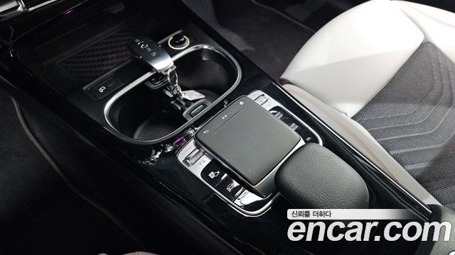 Mercedes-Benz A-Class 2020 — photo 19