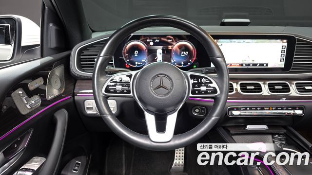 Mercedes-Benz GLE-Class 2021 — photo 12