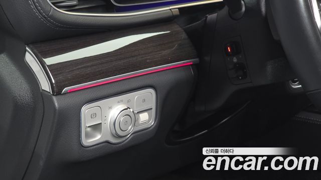 Mercedes-Benz GLE-Class 2021 — photo 15