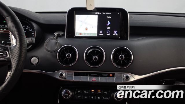 Kia Stinger 2018 — photo 20