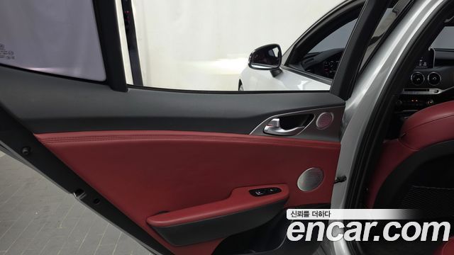 Kia Stinger 2018 — photo 15
