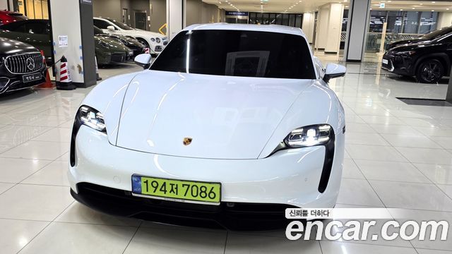 Porsche Taycan 2023 — photo 3