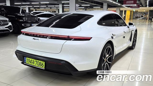 Porsche Taycan 2023 — photo 4