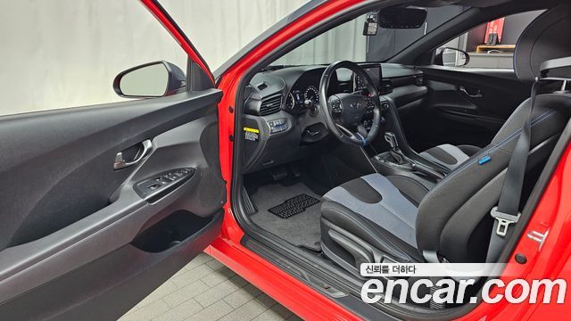 Hyundai Veloster 2018 — photo 13