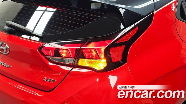 Hyundai Veloster 2018 — photo 9