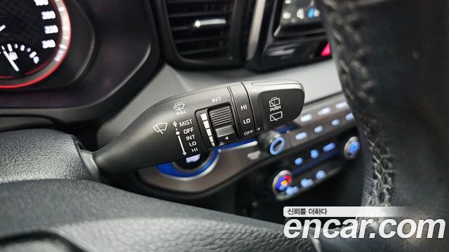 Hyundai Veloster 2018 — photo 28