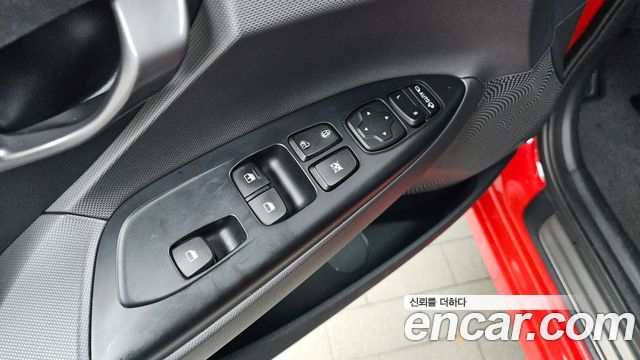 Hyundai Veloster 2018 — photo 29