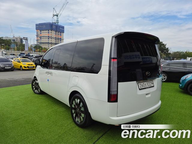Hyundai Staria 2023 — photo 4