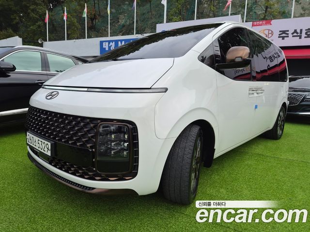 Hyundai Staria 2023 — photo 5
