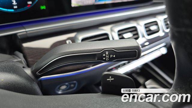 Mercedes-Benz GLE-Class 2022 — photo 12