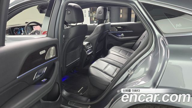 Mercedes-Benz GLE-Class 2022 — photo 17
