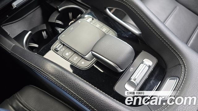 Mercedes-Benz GLE-Class 2022 — photo 23