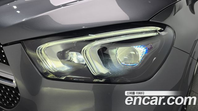 Mercedes-Benz GLE-Class 2022 — photo 8