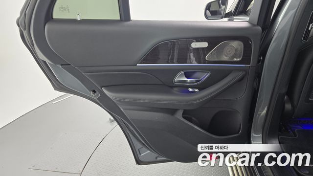 Mercedes-Benz GLE-Class 2022 — photo 15