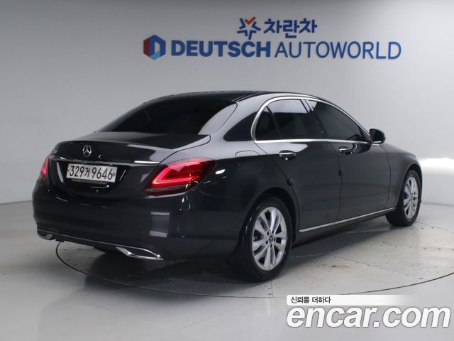 Mercedes-Benz C-Class 2020 — photo 2