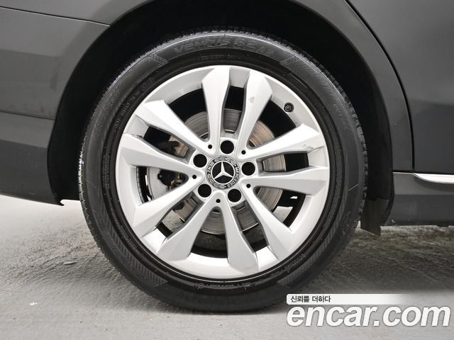 Mercedes-Benz C-Class 2020 — photo 5
