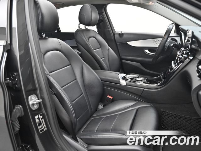 Mercedes-Benz C-Class 2020 — photo 10