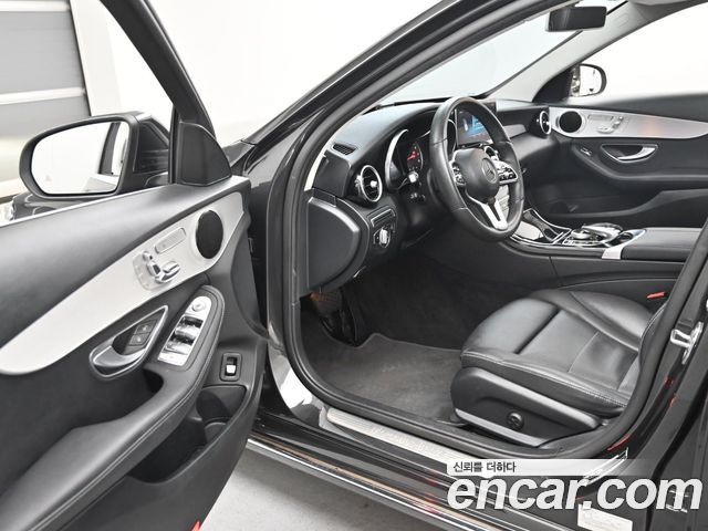 Mercedes-Benz C-Class 2020 — photo 11
