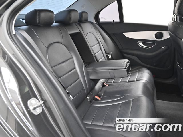 Mercedes-Benz C-Class 2020 — photo 12