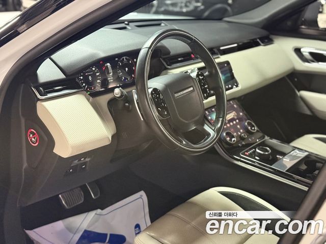 Land Rover Range Rover Velar 2018 — photo 10