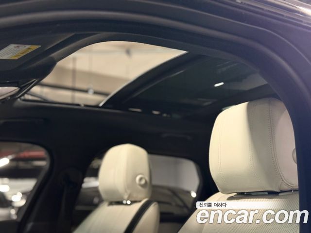 Land Rover Range Rover Velar 2018 — photo 18