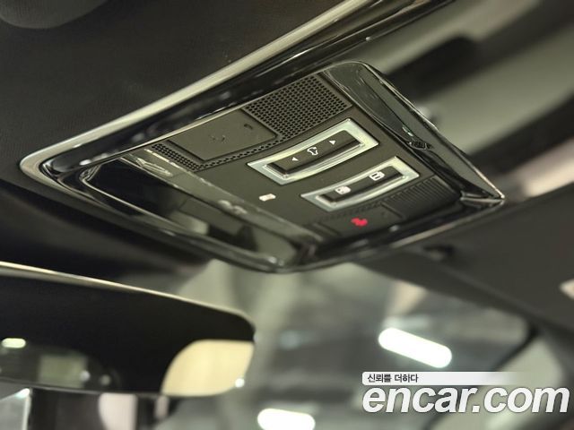 Land Rover Range Rover Velar 2018 — photo 19