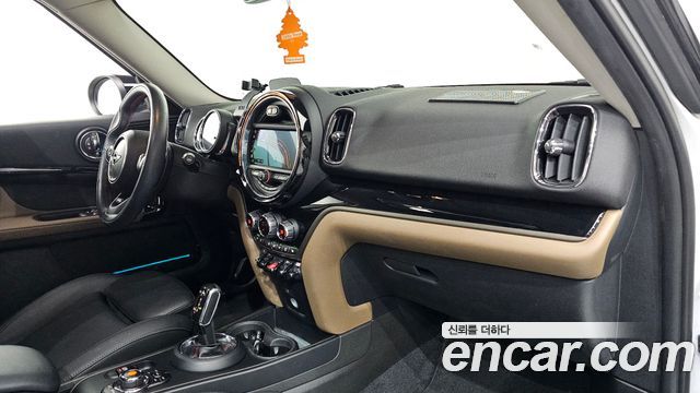 Mini Countryman 2020 — photo 32