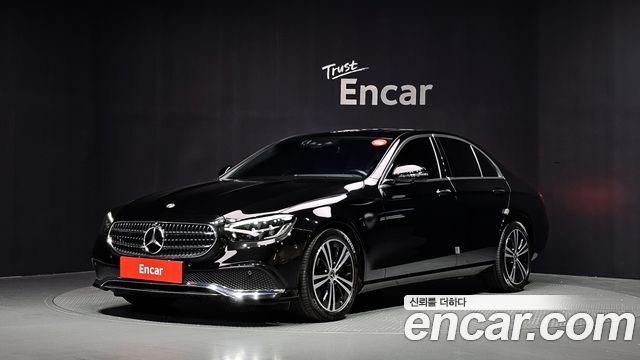 Mercedes-Benz E-Class 2022 — photo 1