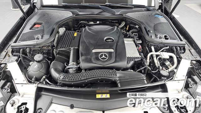 Mercedes-Benz E-Class 2022 — photo 6