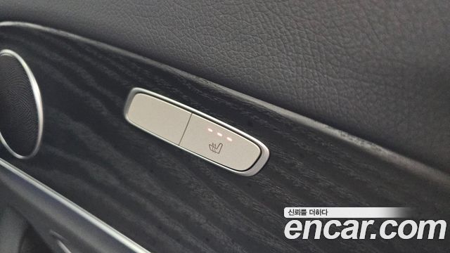 Mercedes-Benz E-Class 2022 — photo 19