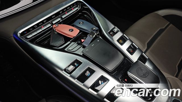 Mercedes-Benz AMG GT 2021 — photo 12