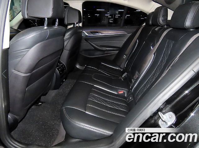 BMW 5-Series 2019 — photo 7