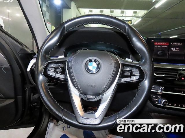 BMW 5-Series 2019 — photo 8