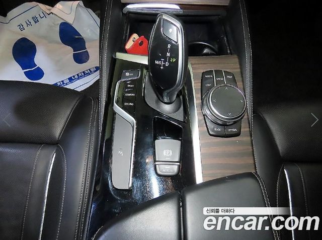 BMW 5-Series 2019 — photo 12