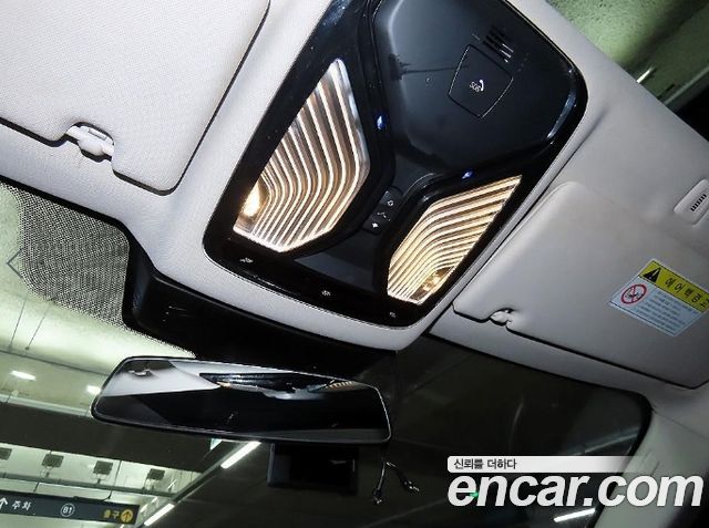BMW 5-Series 2019 — photo 16