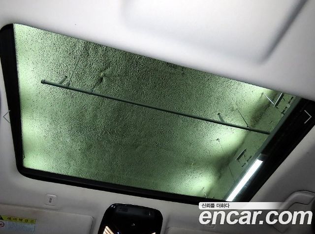 BMW 5-Series 2019 — photo 17