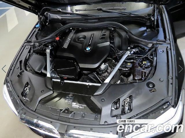 BMW 5-Series 2019 — photo 19