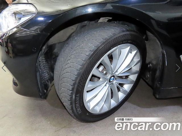 BMW 5-Series 2019 — photo 20