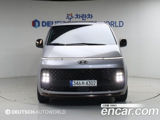 Hyundai Staria 2023 — photo 3