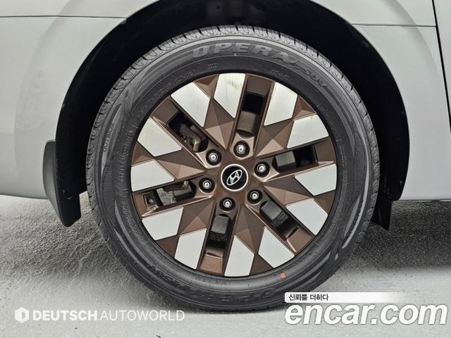 Hyundai Staria 2023 — photo 5