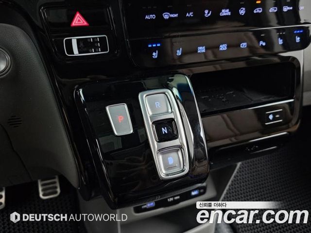Hyundai Staria 2023 — photo 9