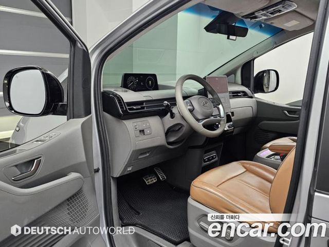 Hyundai Staria 2023 — photo 11