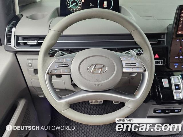 Hyundai Staria 2023 — photo 13