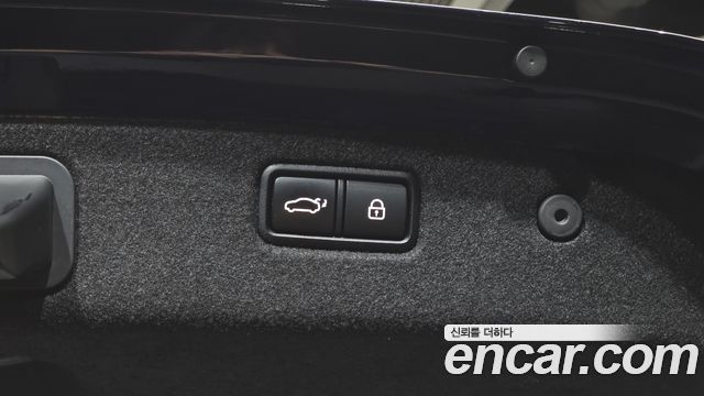 Genesis G70 2019 — photo 22