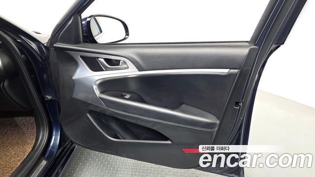 Genesis G70 2019 — photo 14
