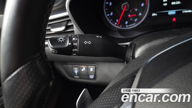 Genesis G70 2019 — photo 27