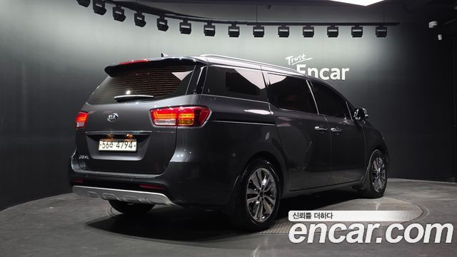 Kia Canival 2018 — photo 2
