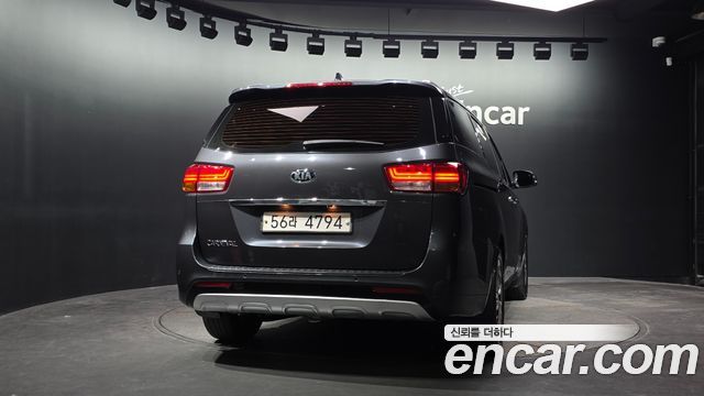 Kia Canival 2018 — photo 4